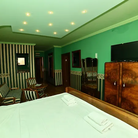 מלון Garni Garson-lux Ns