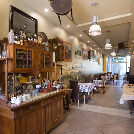 מלון Garni Garson-lux Ns