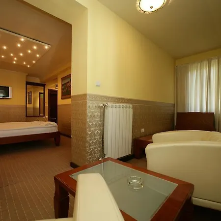 מלון Garni Garson-lux Ns