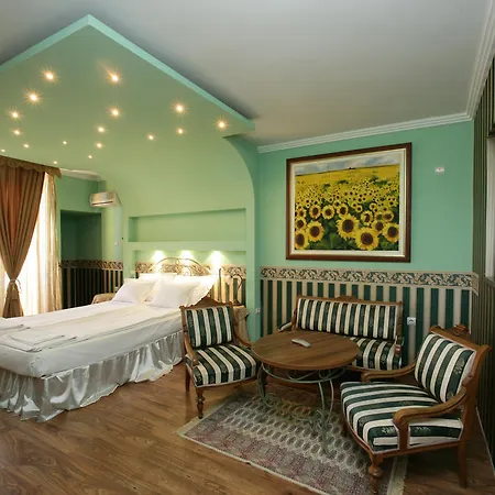 מלון Garni Garson-lux Ns 4*