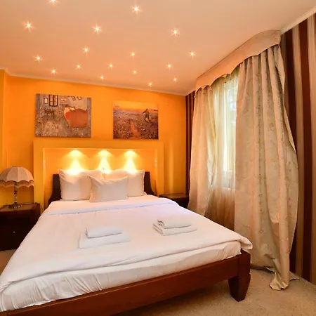 Garni Garson-lux Ns מלון